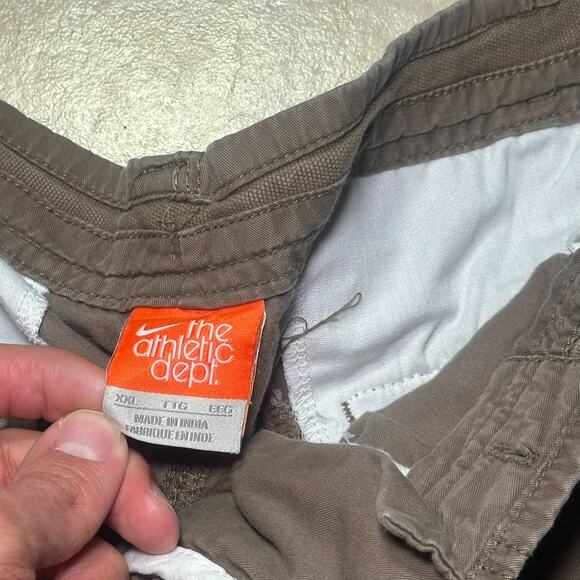 Vintage Y2K Nike The Athletic Dept. Brown Cargo Shorts Mens XXL Hiking Outdoors - Picture 3 of 11